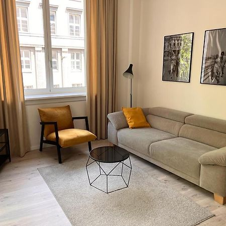 Skau Gajova Family Two Bedroom Apartment With A Terrace Free Parking Pressburg Exterior foto