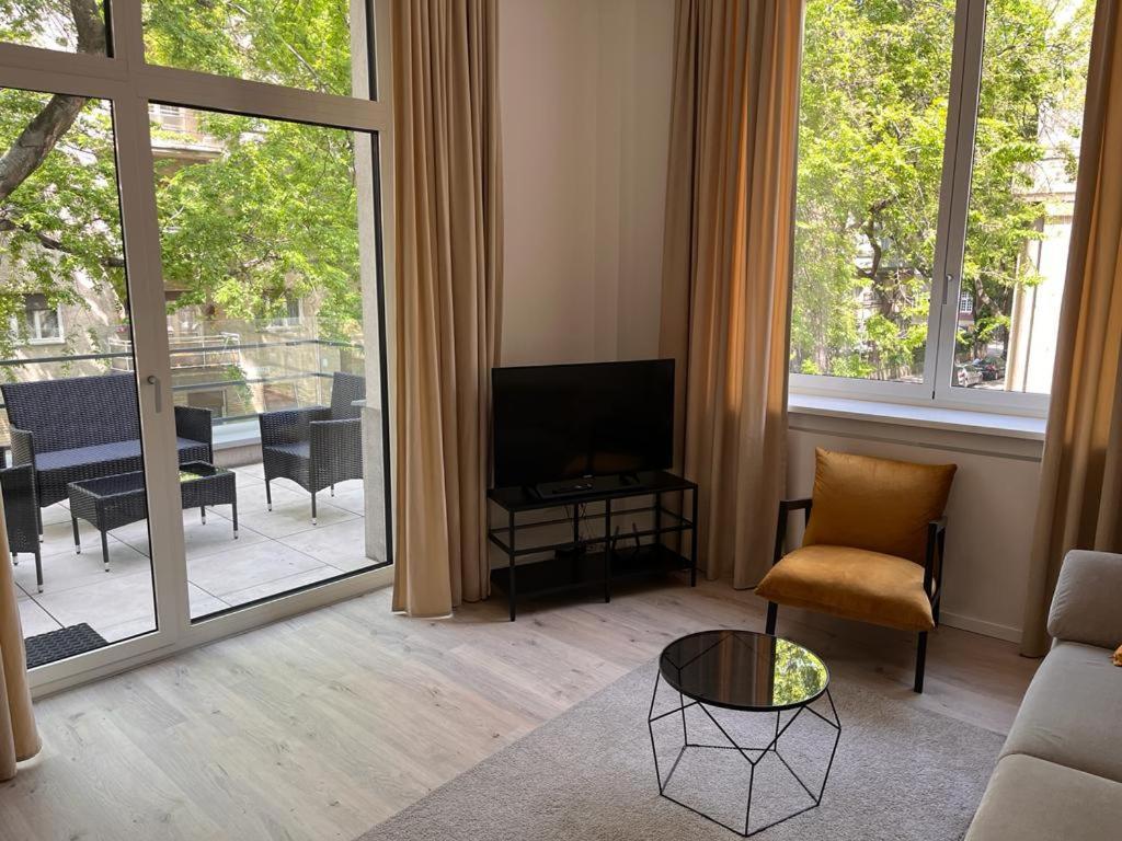 Skau Gajova Family Two Bedroom Apartment With A Terrace Free Parking Pressburg Exterior foto